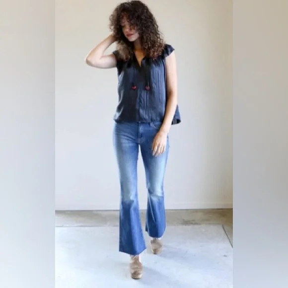 MOTHER DENIM EUC 26 
WEEKENDER FRAY IN “RACING
HEARTS” - Picture 4 of 14